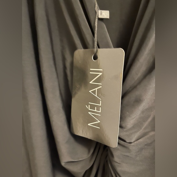 Mélani Backless Dress - Picture 4 of 4